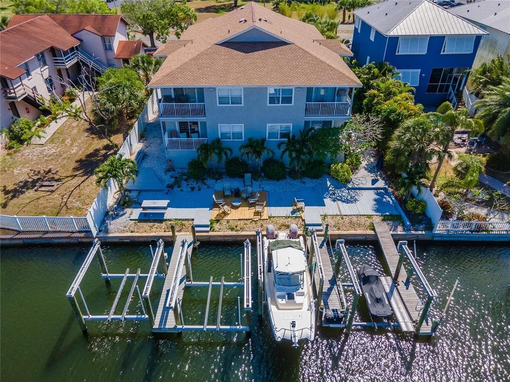 1013 APOLLO BEACH BOULEVARD UNIT 202 APOLLO BEACH, FL 33572