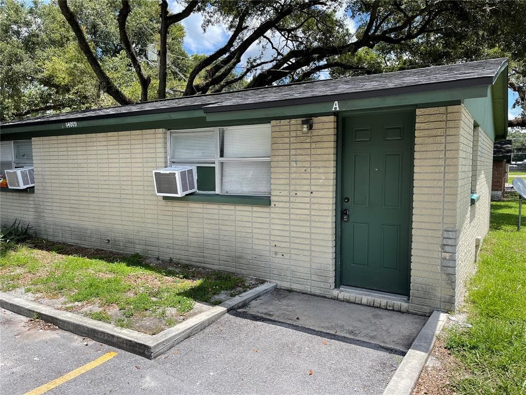 14009 CORAL COURT UNIT A TAMPA, FL 33613