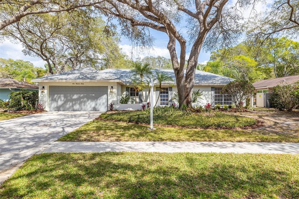 930 HIGHVIEW DRIVE PALM HARBOR, FL 34683