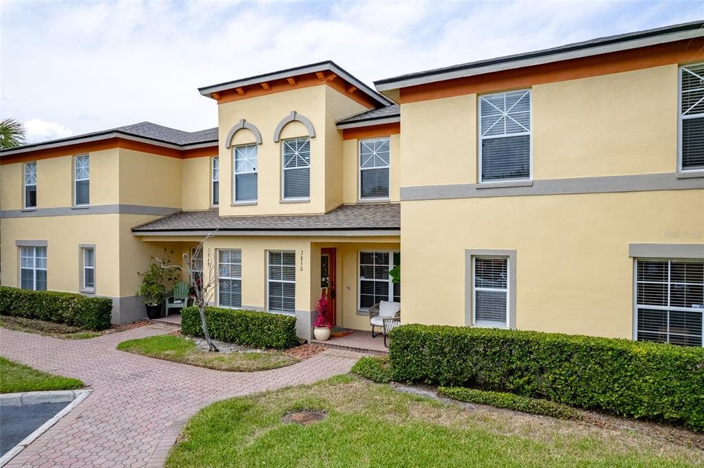 3850 MANDALAY DR ST PETERSBURG, FL 33705
