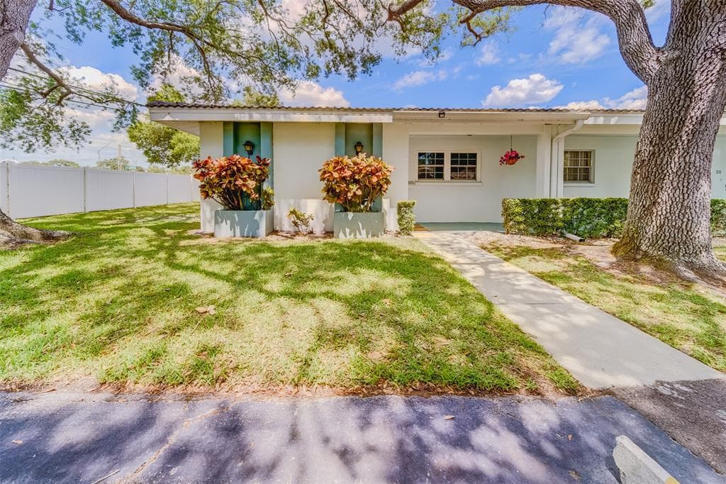 11200 102ND AVENUE UNIT 21 SEMINOLE, FL 33778