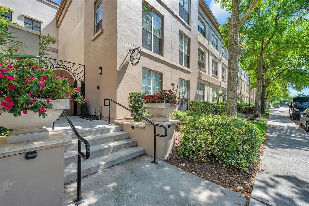 520 S ARMENIA AVENUE UNIT 1233 TAMPA, FL 33609