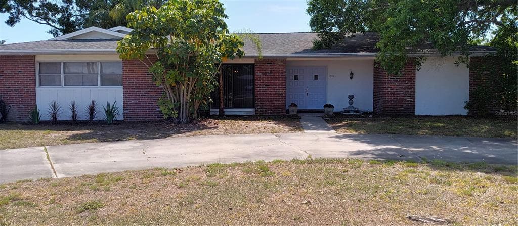 1901 SANDPIPER DRIVE