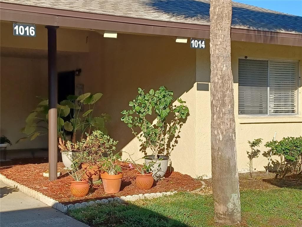 1014 10TH CIRCLE SE UNIT 155 LARGO, FL 33771