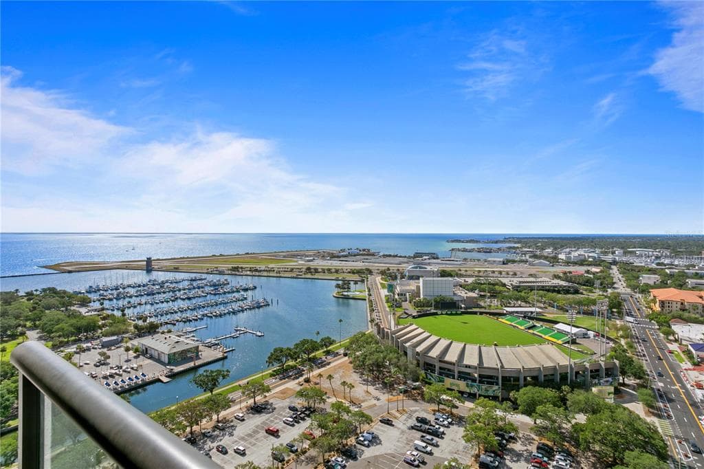 1 BEACH DRIVE SE UNIT 2407 ST PETERSBURG, FL 33701