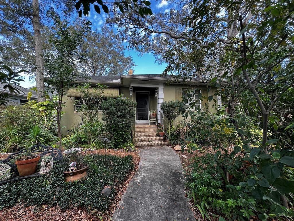 1185 25TH AVENUE N ST PETERSBURG, FL 33704