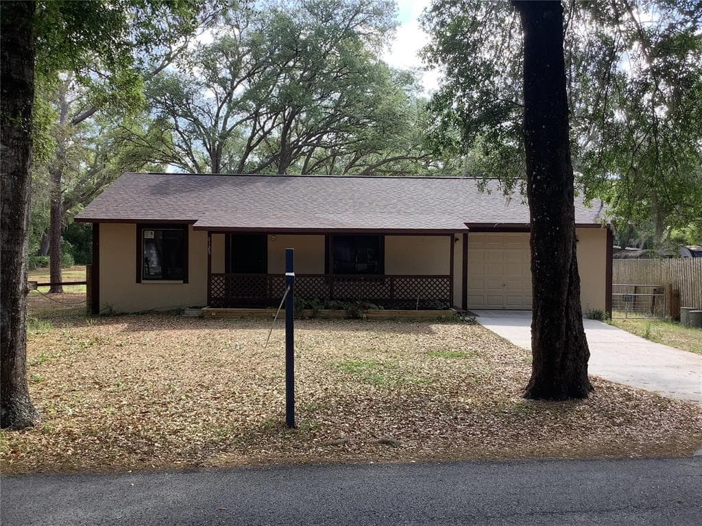 6125 IDLE A WHILE CIRCLE DADE CITY, FL 33523
