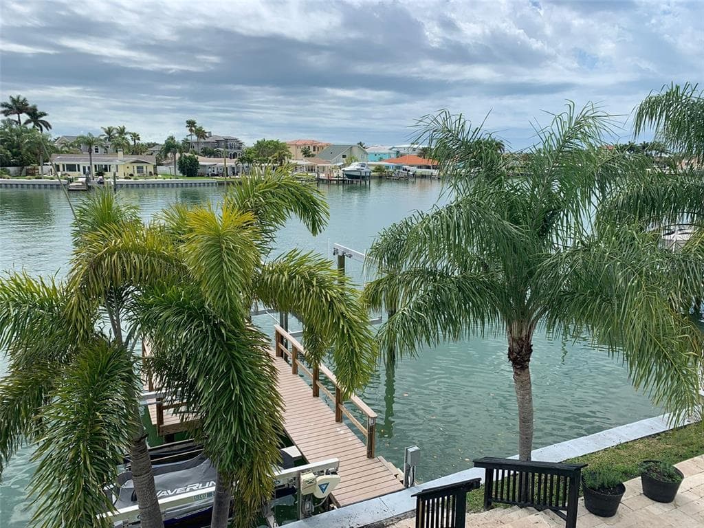 477 173RD AVENUE E NORTH REDINGTON BEACH, FL 33708