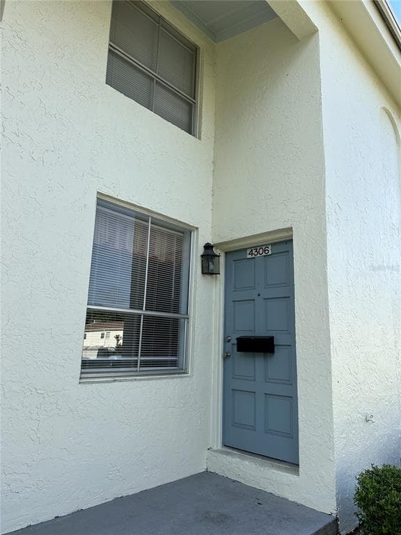 4306 LA MORA COURT TAMPA, FL 33611