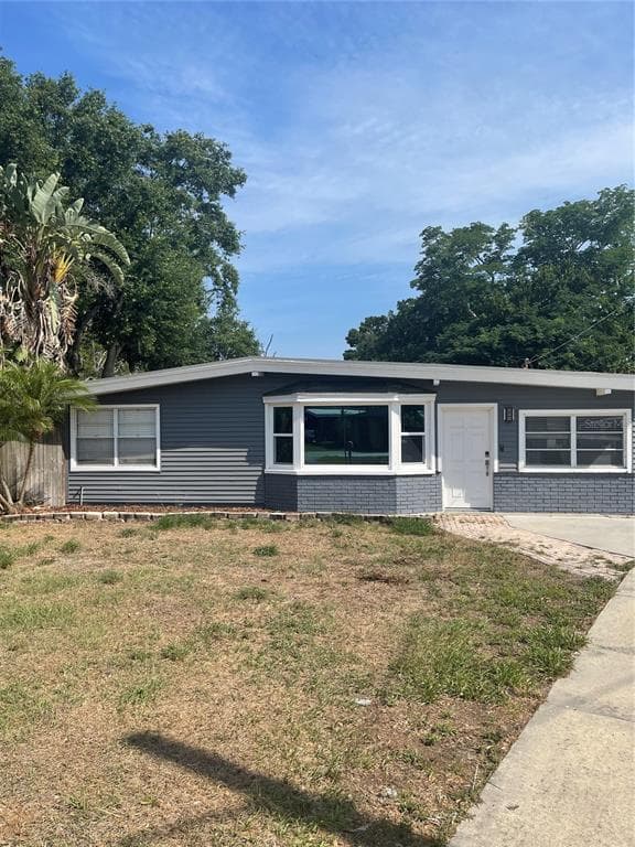 3915 W ELMWOOD TERRACE TAMPA, FL 33616