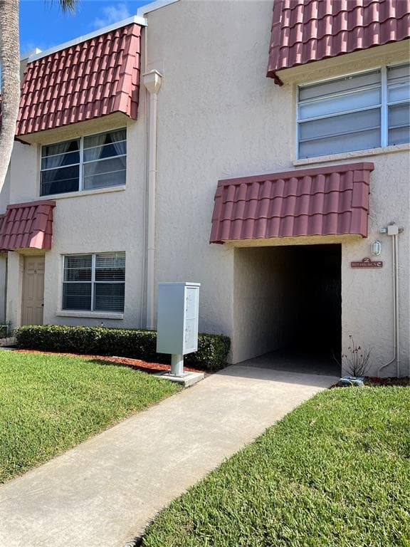 10033 64TH AVENUE N UNIT 20 ST PETERSBURG, FL 33708