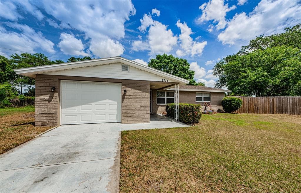 2714 LOTELA PLACE HOLIDAY, FL 34691