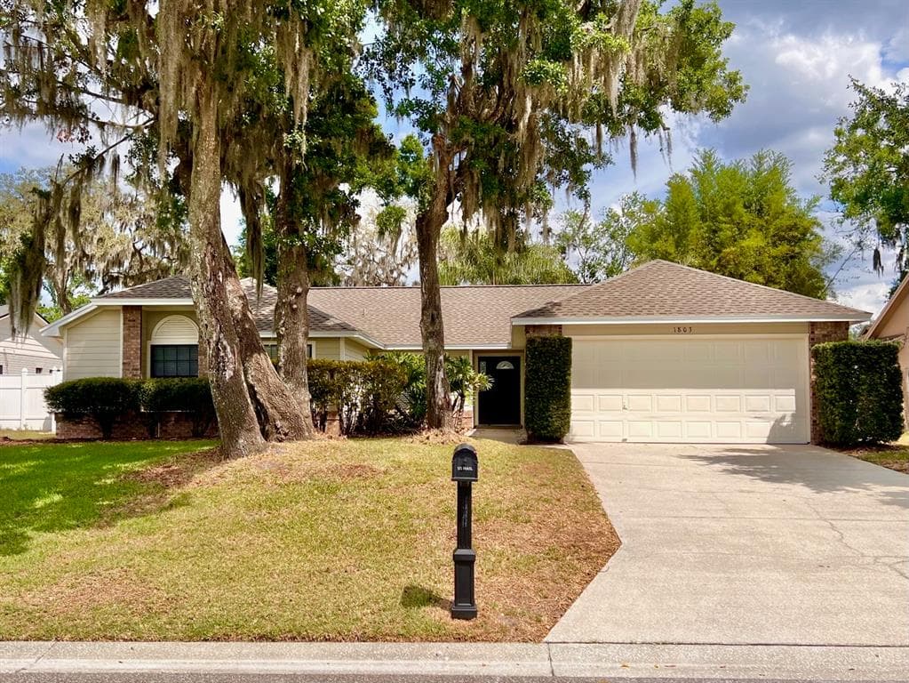 1803 HITCHING POST PLACE PLANT CITY, FL 33566