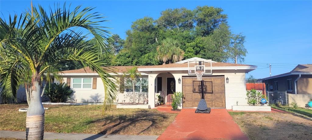 490 E LAKE DRIVE LARGO, FL 33771