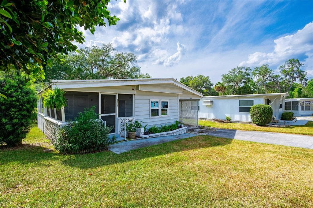 6207 CRESTVIEW LANE ZEPHYRHILLS, FL 33542