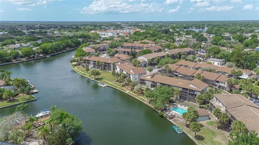 6334 NEWTOWN CIRCLE UNIT 34B4 TAMPA, FL 33615