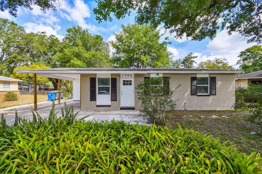 7906 CROTON AVENUE TAMPA, FL 33619