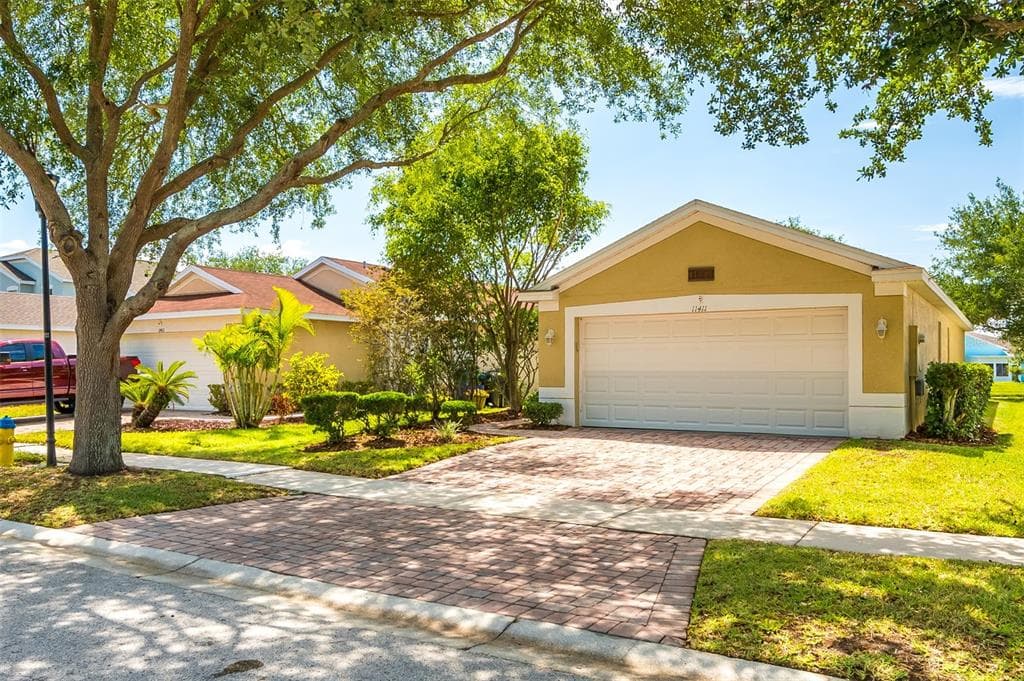 11411 CRESTLAKE VILLAGE DRIVE RIVERVIEW, FL 33569