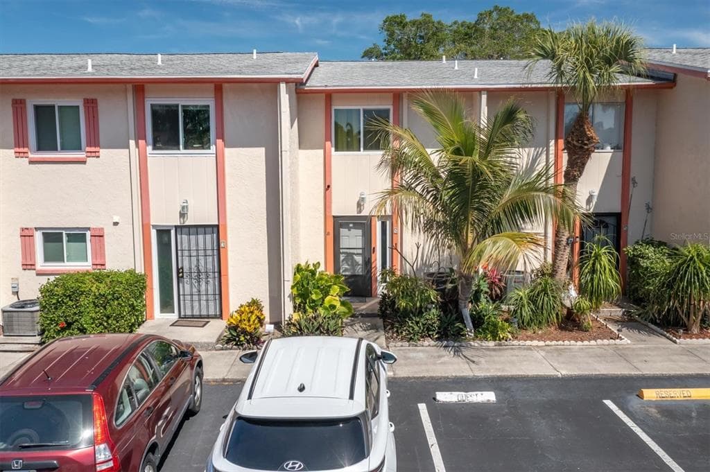 5822 16TH LANE S UNIT 4 ST PETERSBURG, FL 33712