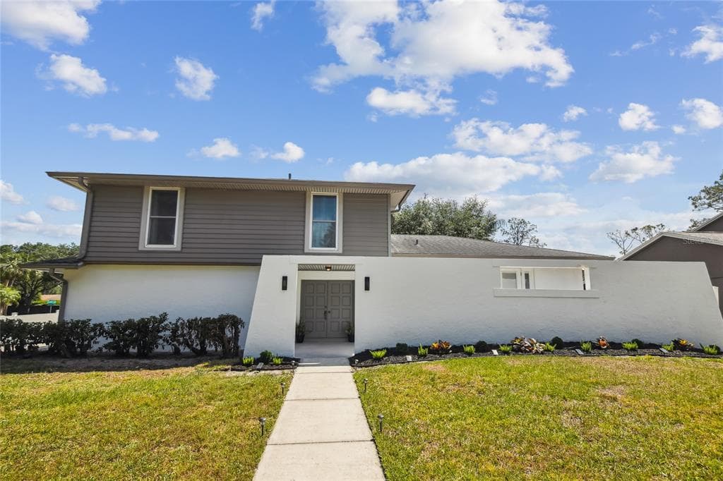 4902 ROCKLEDGE CIRCLE TAMPA, FL 33624