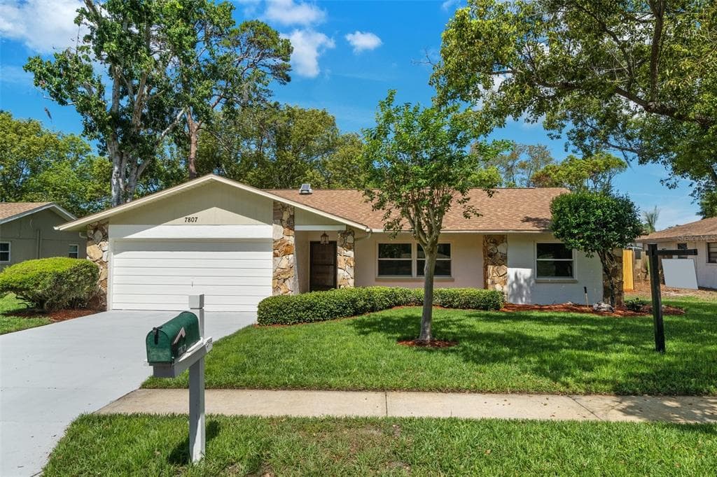 7807 DUCK POND HUDSON, FL 34667