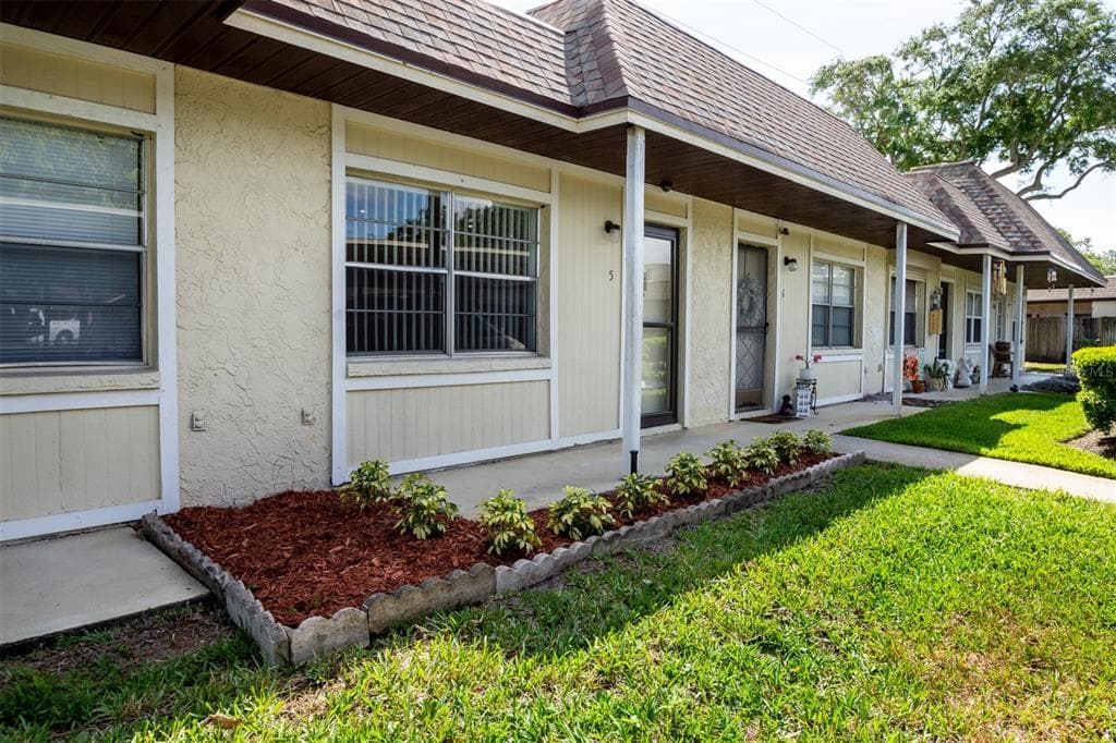 706 GREEN VALLEY ROAD UNIT E5 PALM HARBOR, FL 34683