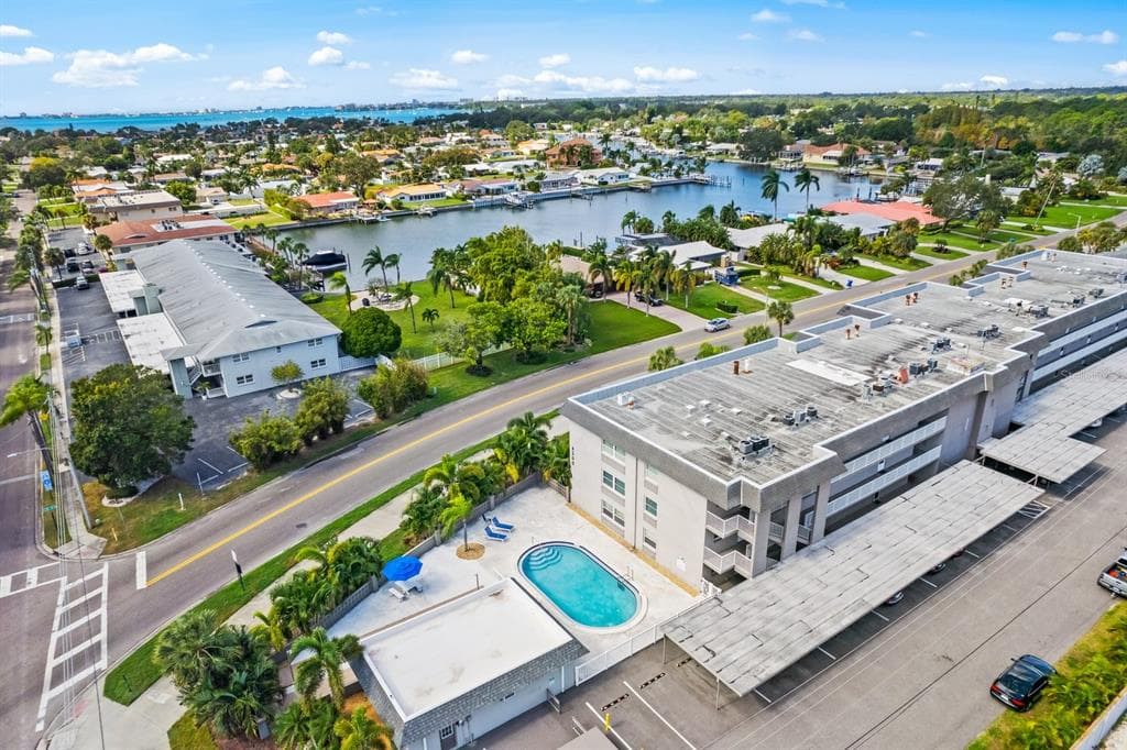4500 37TH STREET S UNIT 20 ST PETERSBURG, FL 33711