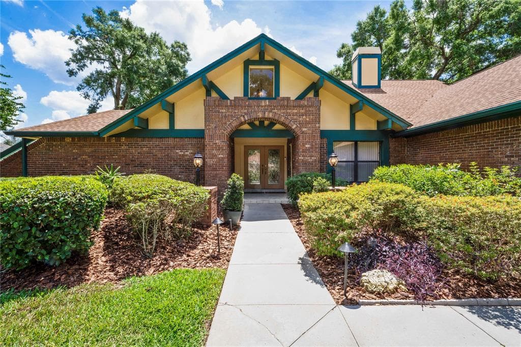122 BARRINGTON DRIVE BRANDON, FL 33511