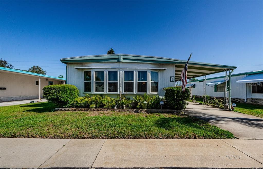 222 SEAGULL DRIVE TARPON SPRINGS, FL 34689