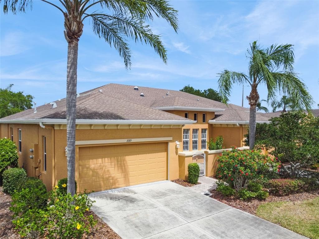 2205 SIFIELD GREENS WAY UNIT 74 SUN CITY CENTER, FL 33573