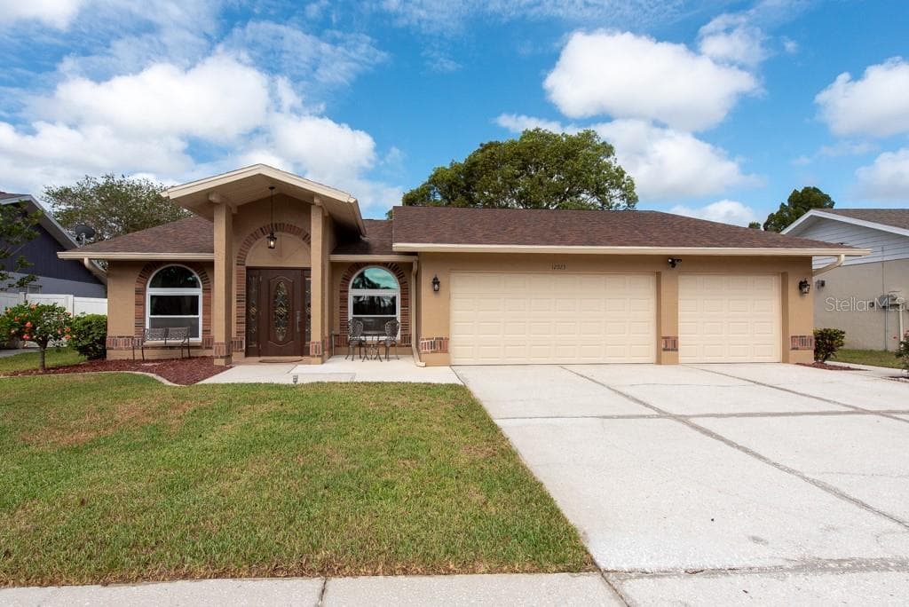 12923 ASTORWOOD PLACE RIVERVIEW, FL 33579