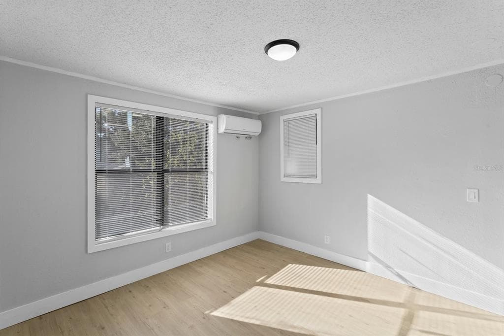 1005 E LAKE AVENUE UNIT 3 TAMPA, FL 33605