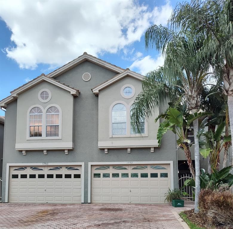 1752 LAGO VISTA BOULEVARD