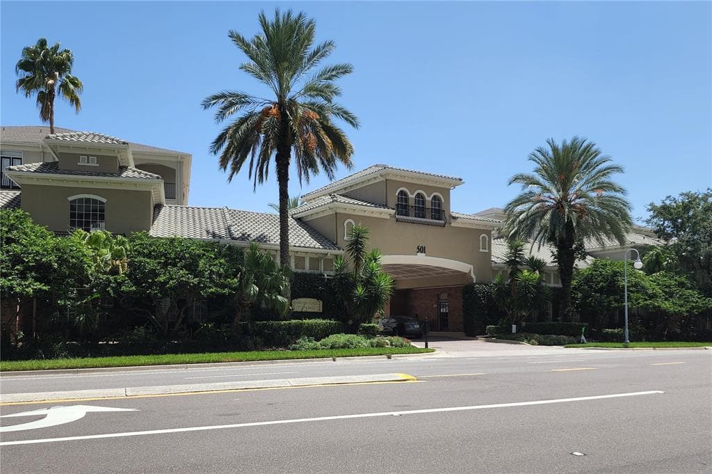 501 KNIGHTS RUN AVENUE UNIT 1316 TAMPA, FL 33602