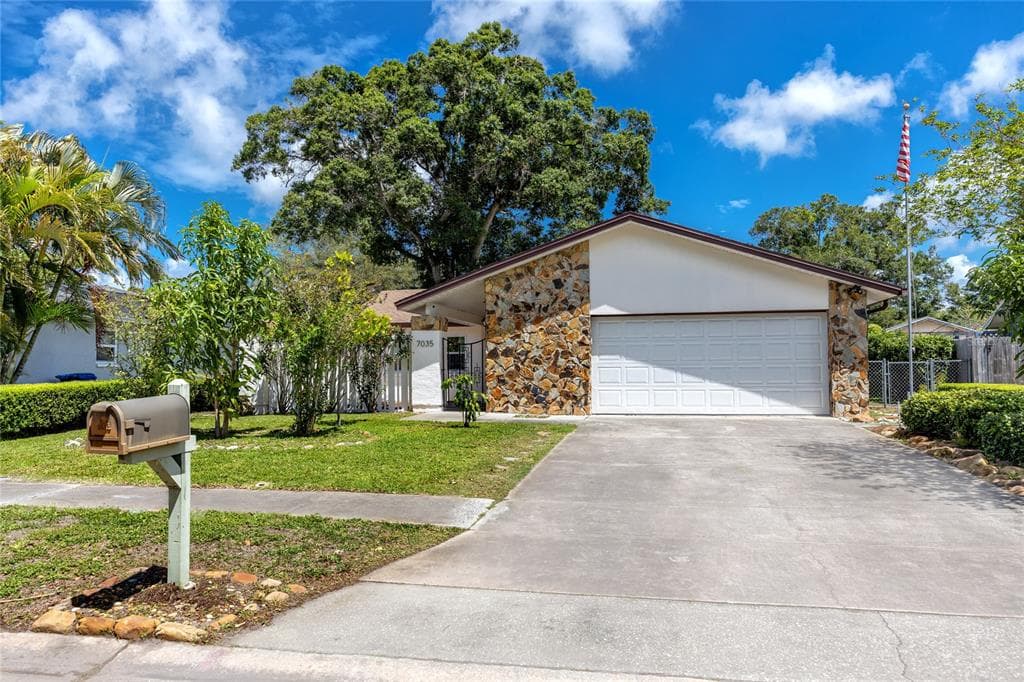7035 ORKNEY AVENUE N ST PETERSBURG, FL 33709