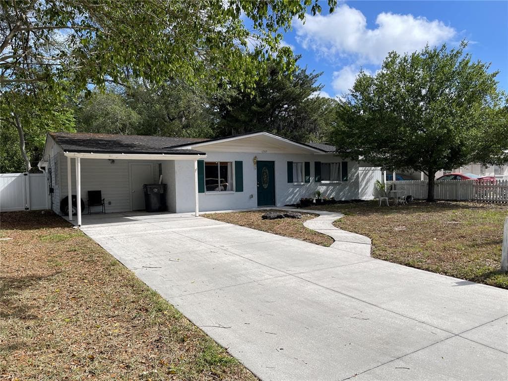 6909 DIMARCO ROAD TAMPA, FL 33634