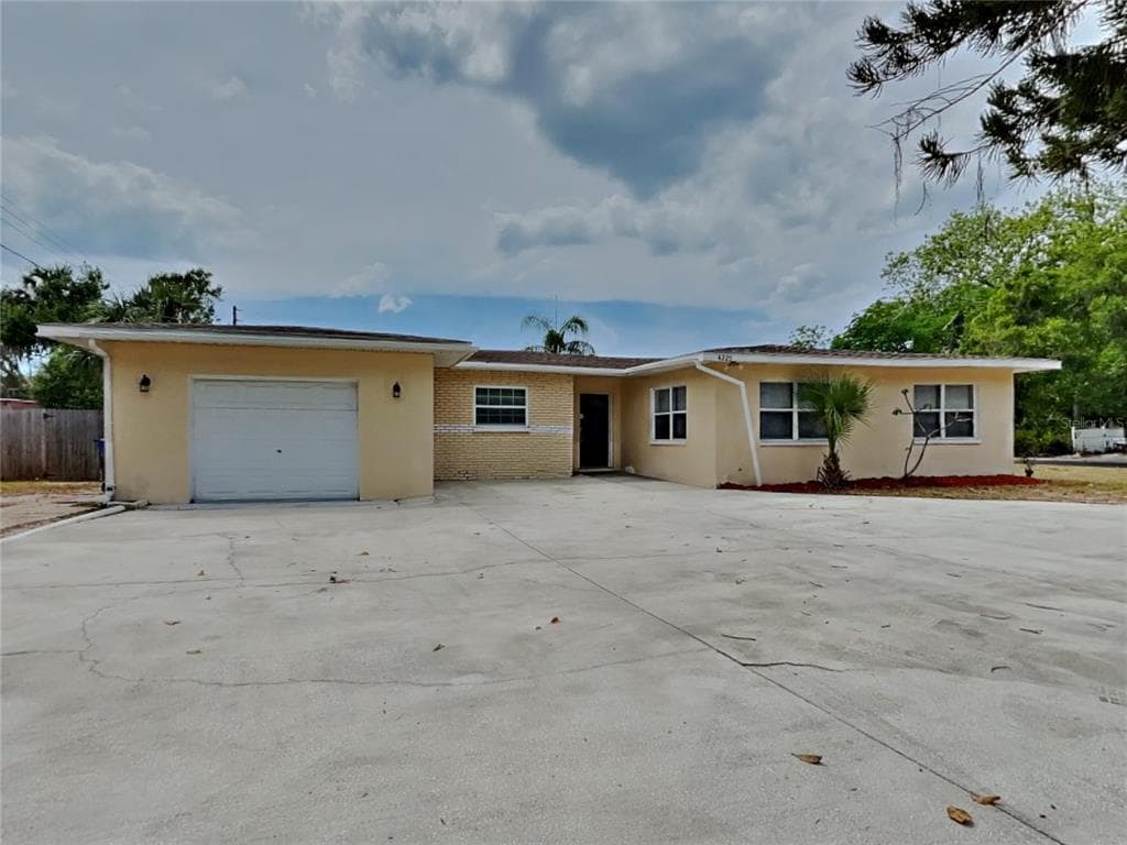 4225 CORTEZ WAY S ST PETERSBURG, FL 33712