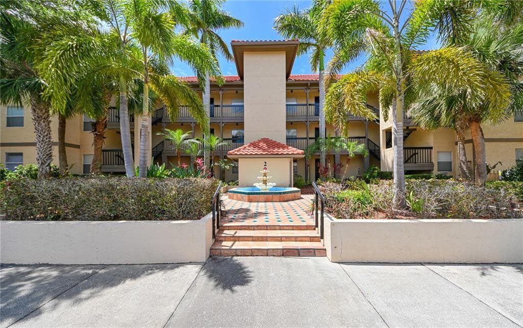 2400 FEATHER SOUND DRIVE UNIT 215 CLEARWATER, FL 33762