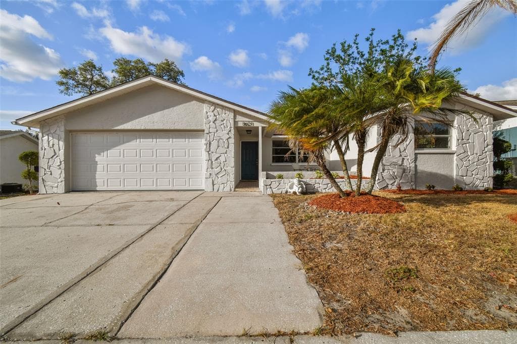 8621 HONEYBEE LANE PORT RICHEY, FL 34668