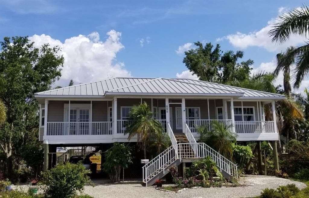 707 W RETTA ESPLANADE PUNTA GORDA, FL 33950