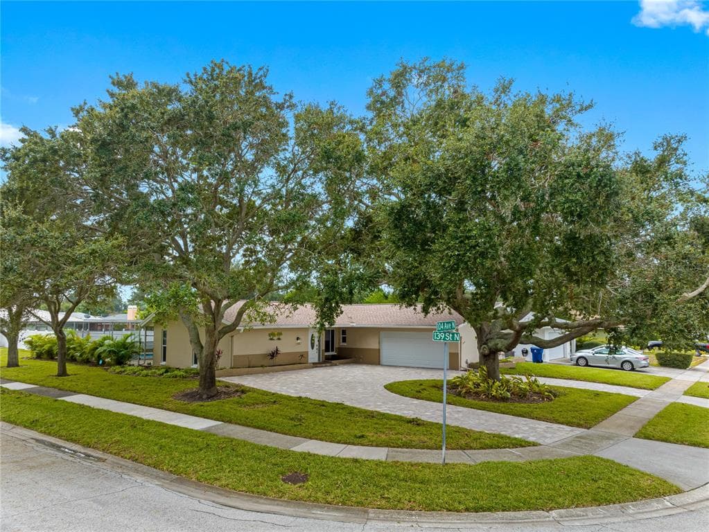 13926 104TH AVENUE LARGO, FL 33774