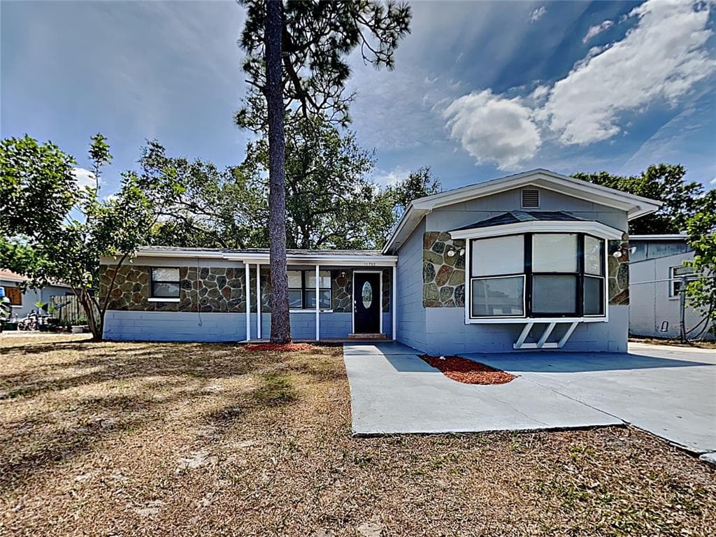 11702 128TH AVENUE SEMINOLE, FL 33778