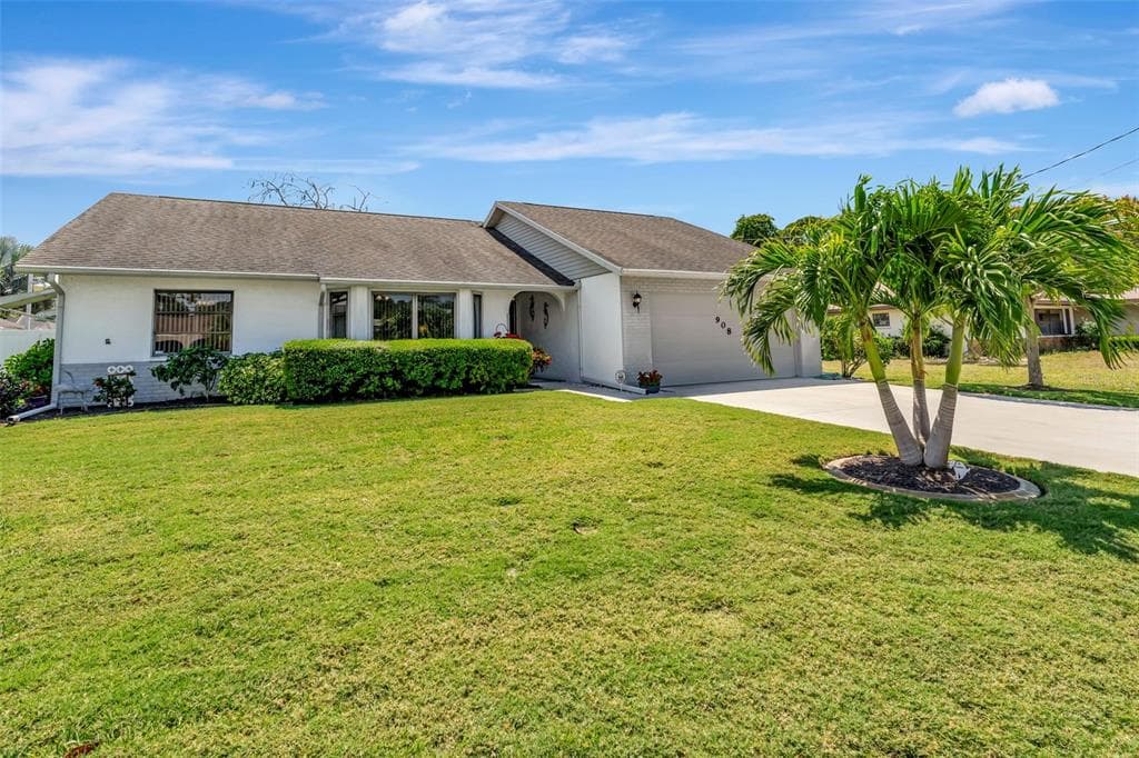 908 67TH AVENUE TERRACE W BRADENTON, FL 34207