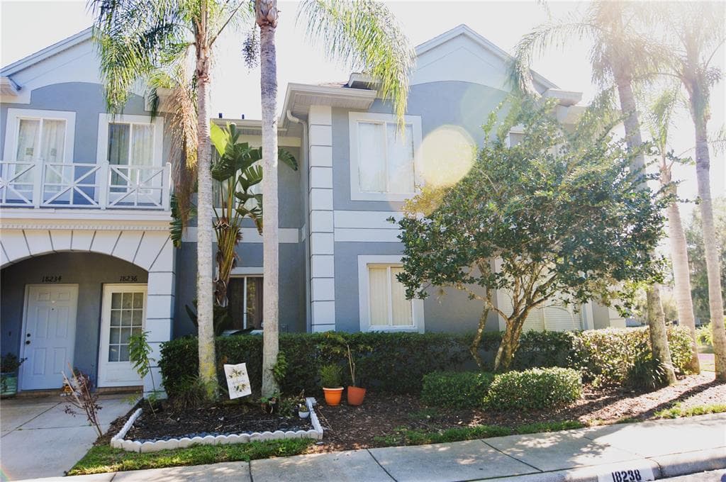 18236 PARADISE POINT DRIVE TAMPA, FL 33647