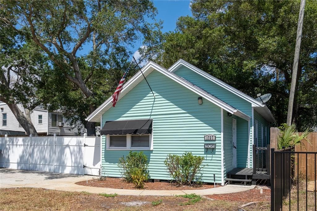 1727 31ST AVENUE N ST PETERSBURG, FL 33713