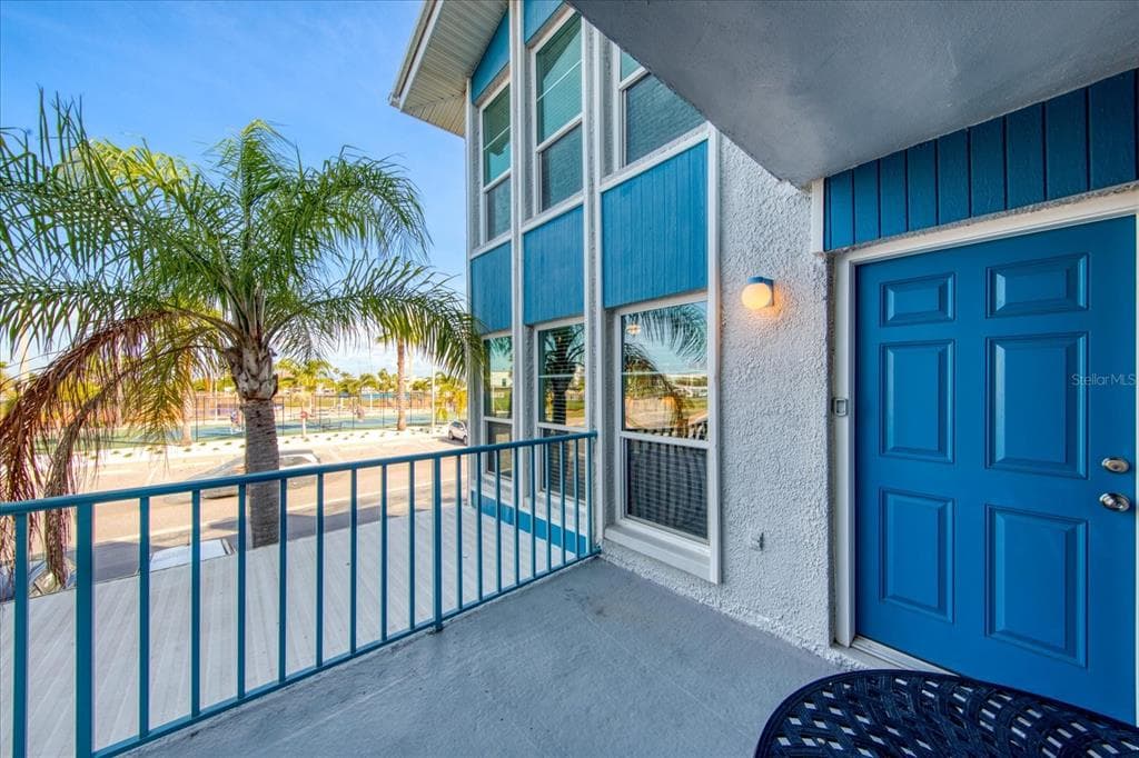 247 REX PLACE UNIT F MADEIRA BEACH, FL 33708