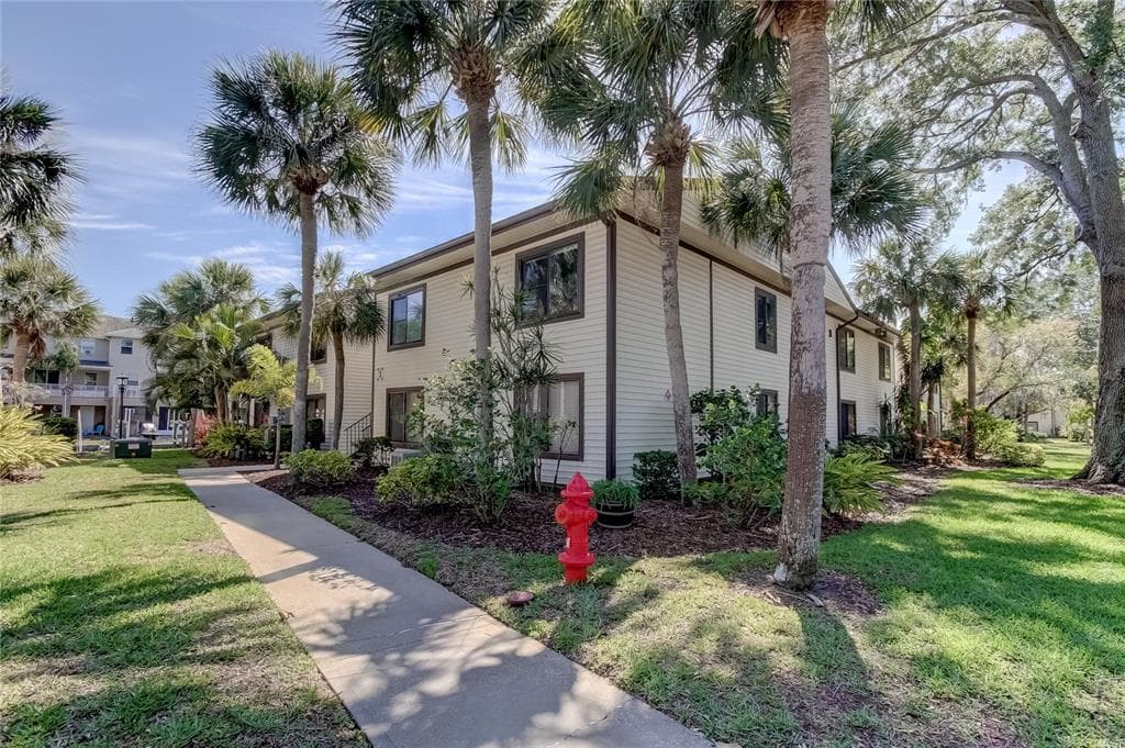 346 MOORINGS COVE DR UNIT 346 TARPON SPRINGS, FL 34689