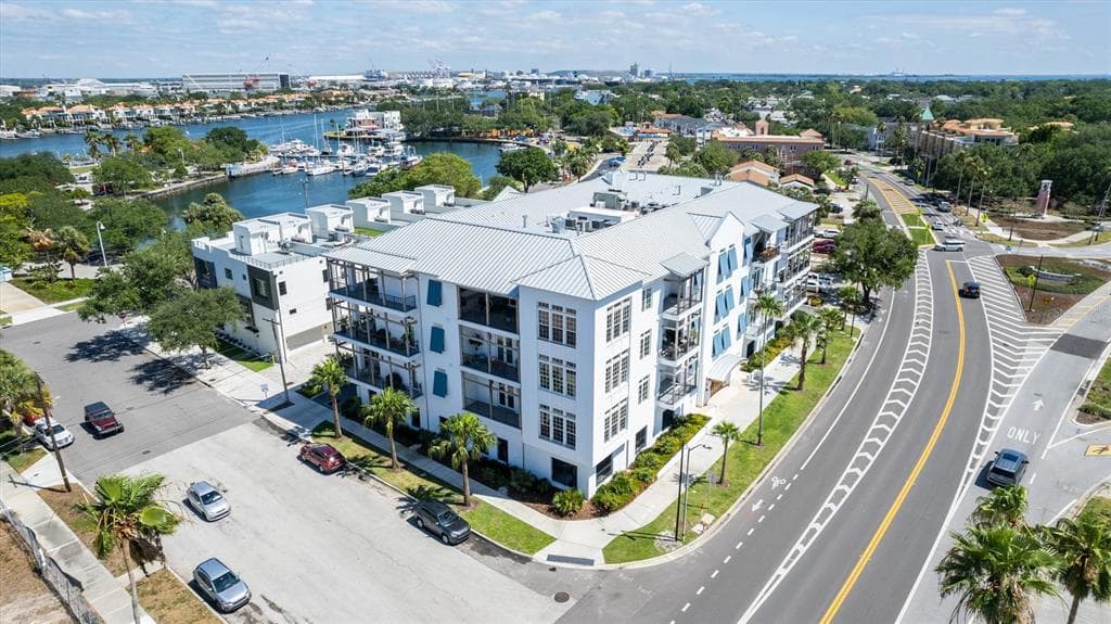 91 DAVIS BOULEVARD UNIT 201 TAMPA, FL 33606