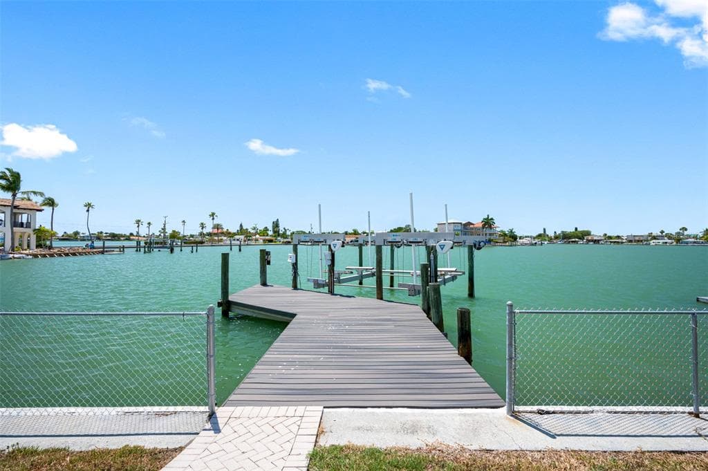 841 BAY POINT DRIVE MADEIRA BEACH, FL 33708