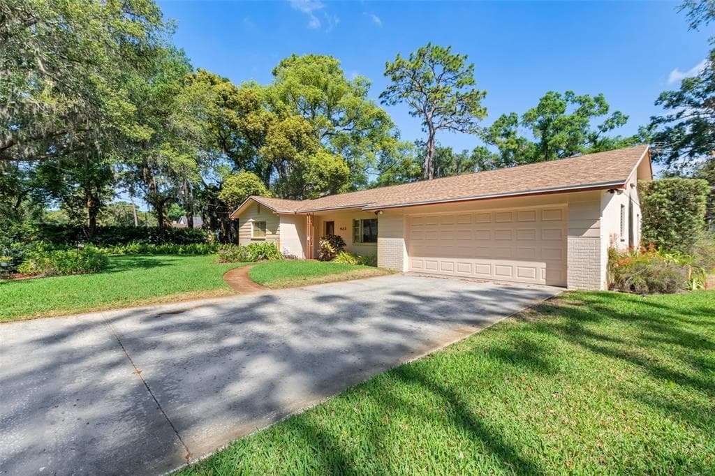923 SYLVIA LANE TAMPA, FL 33613